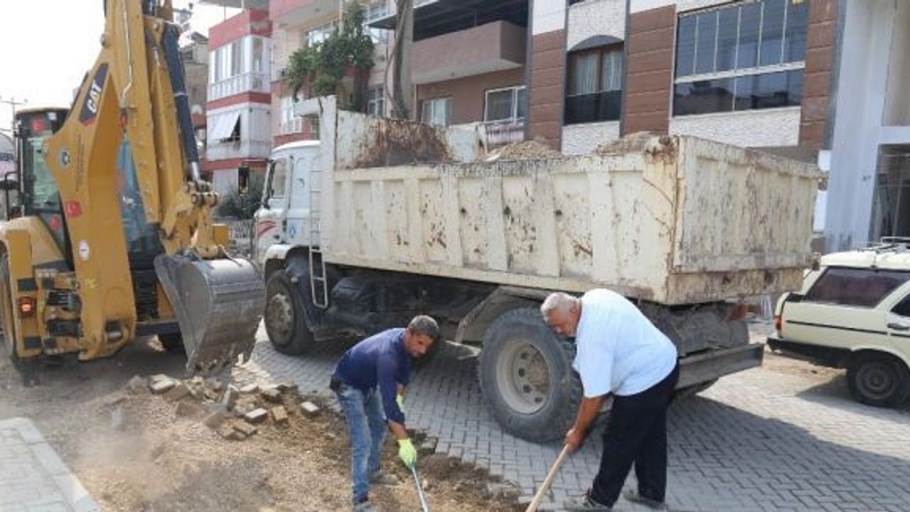 Deforme olan parke taşları sil baştan yenileniyor