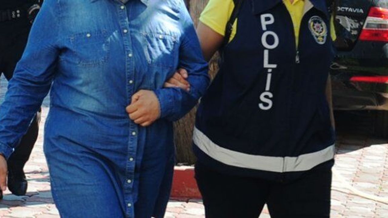 Belediye Başkanının Ablası FETÖ'den Tutuklandı