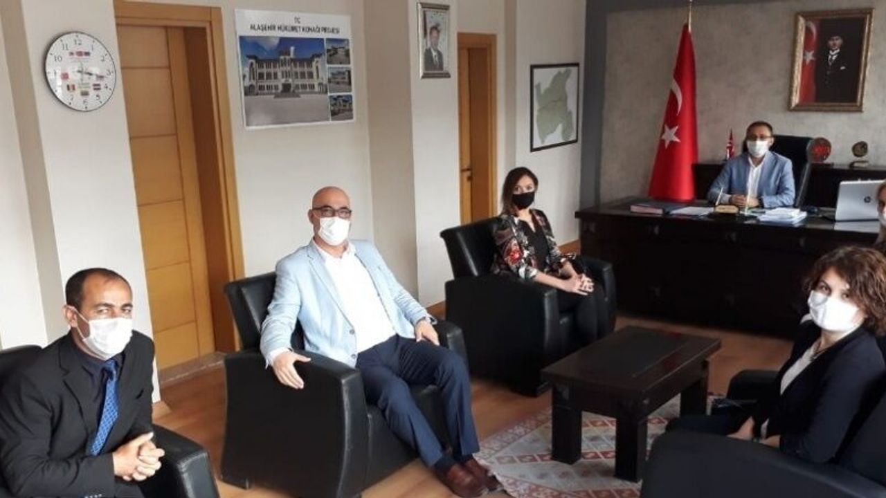 Çocuklar, ’Çocuklarımız mutlu biz mutlu’ e-Twinning projesi ile mutlu