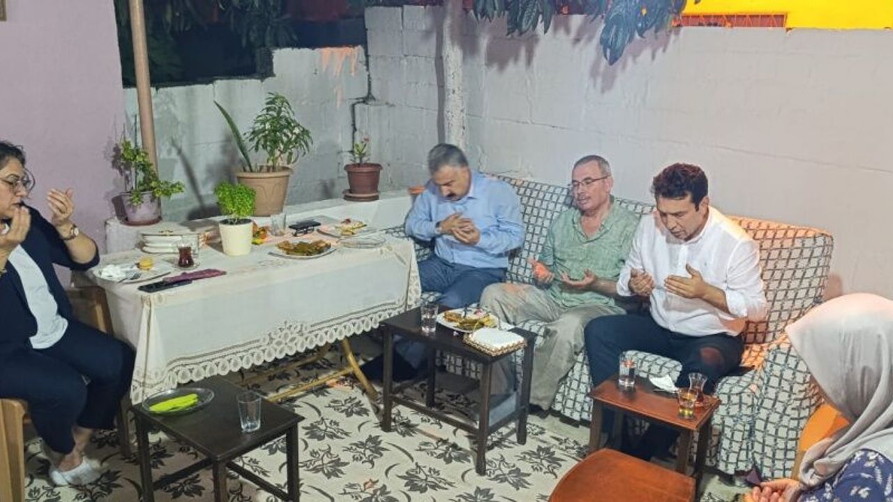 "Vatan İçin Canlarını Feda Eden Aziz Şehitlerimizin Aileleri, Her Zaman Başımızın Tacıdır"