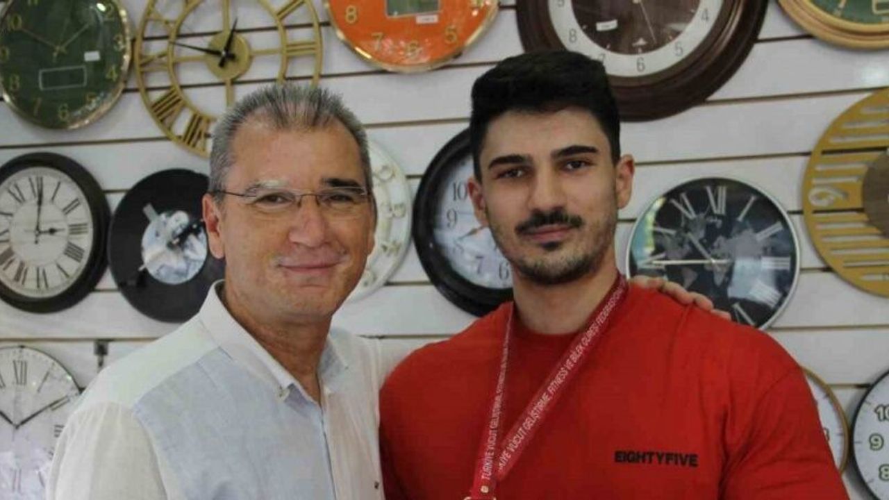 Manisalı sporcu Tarık Akpolat, vücut geliştirmede Türkiye şampiyonu oldu