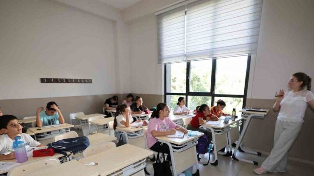 Şehzadeler Belediyesi Gençlik Merkezi’nin İngilizce kurslarına yoğun ilgi