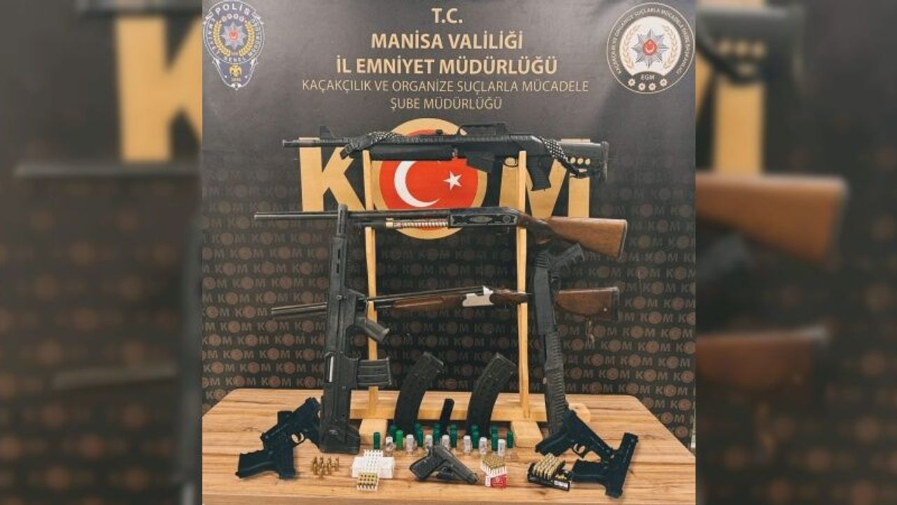 Manisa ve Bursa’da silah tacirlerine eş zamanlı operasyon