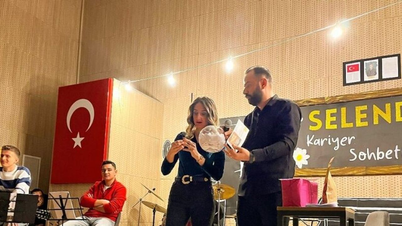 Selendi Kariyer Sohbetlerinde farklı mesleklerden 16 konuk bir araya geldi