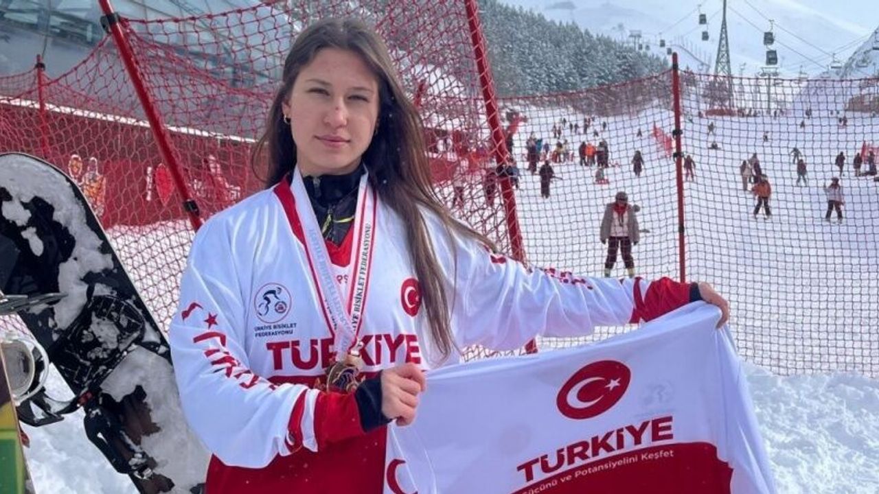 Bir ay önce başladığı sporda Türkiye şampiyonu oldu