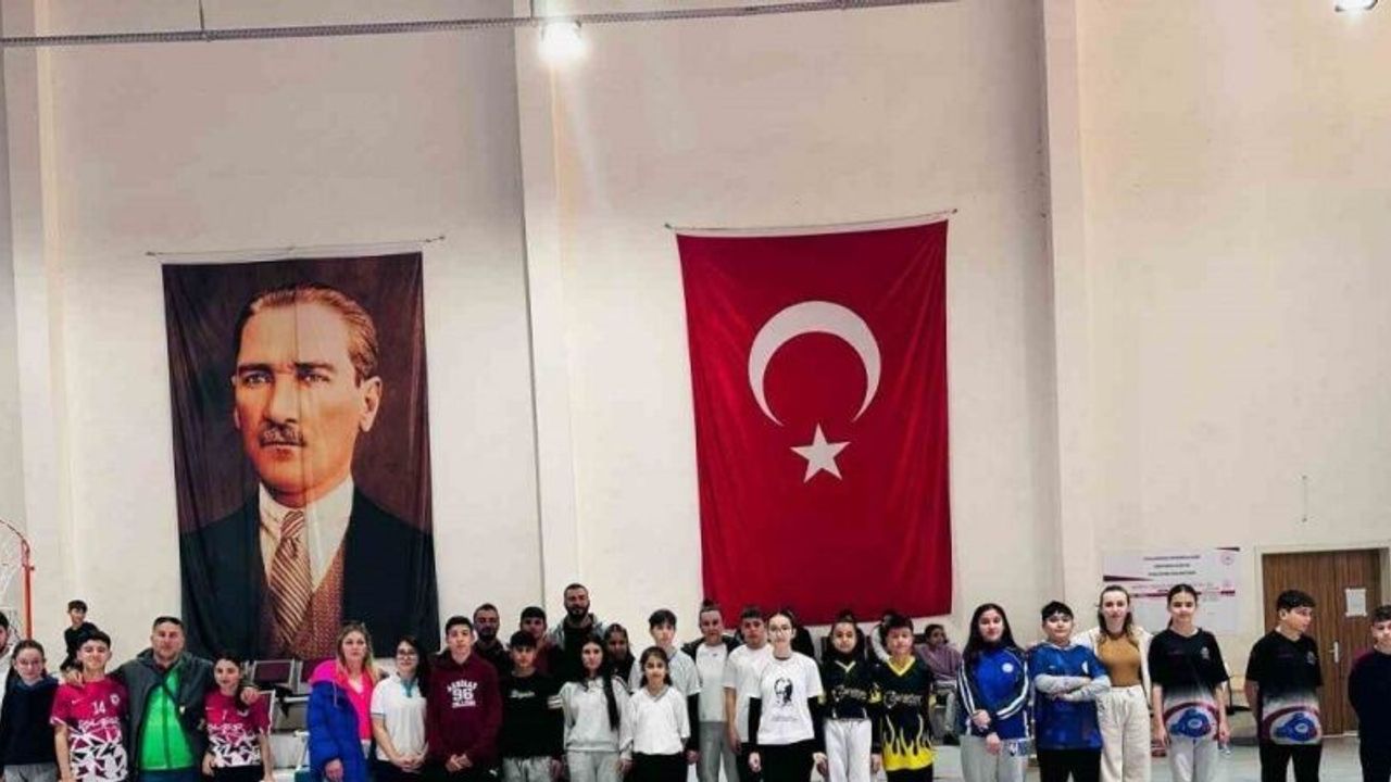 Manisa’da Okul Sporları Floor Curling İl Birinciliği Müsabakaları tamamlandı