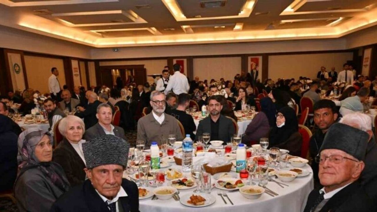 Manisa Büyükşehir son iftarda şehit aileleri ve gazileri ağırladı