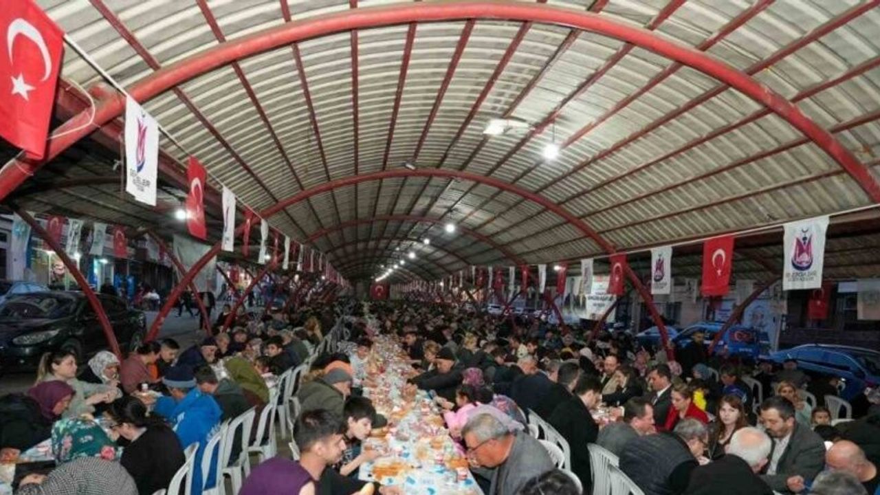 Manisa Büyükşehir’in Ramazan sofraları 146 bin 800 kişiye ulaştı