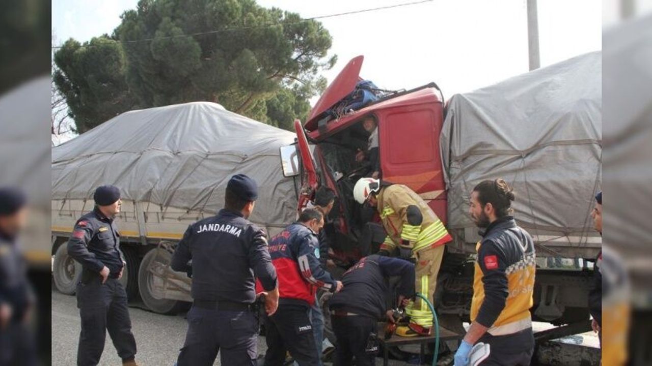 Manisa’da iki tır çarpıştı: 1 yaralı