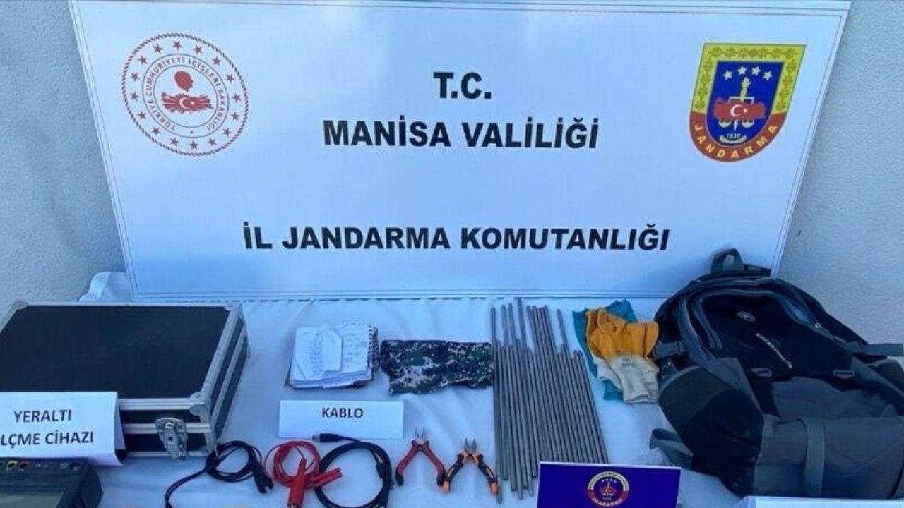 Manisa’da kaçak kazı operasyonu: 4 kişi suçüstü yakalandı