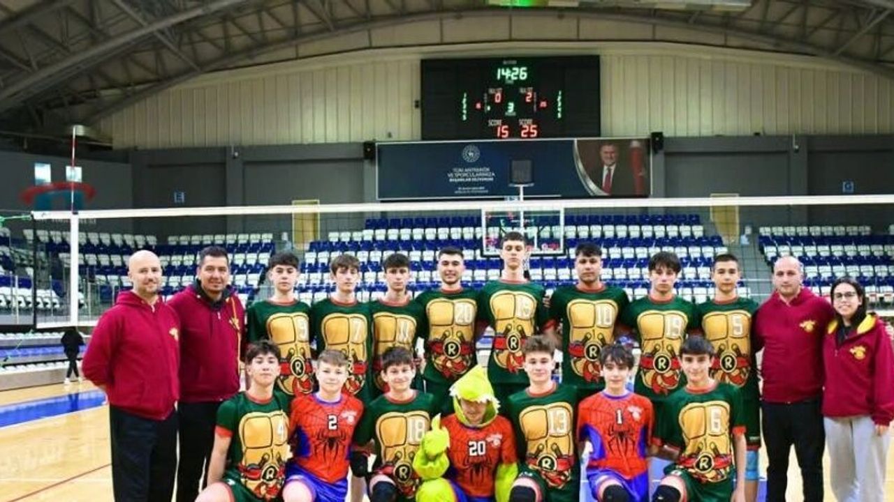 Akhisar İlçe Spor Kulübü Erkek Voleybol Takımı Türkiye Finallerinde