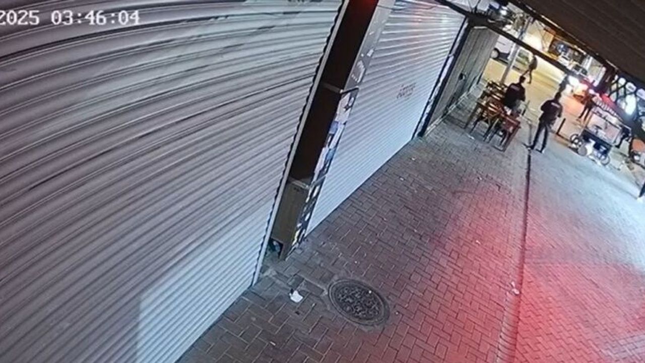 Eşini öldürüp, kızını da yaralayan adamın etkisiz hale getirildiği görüntüler ortaya çıktı