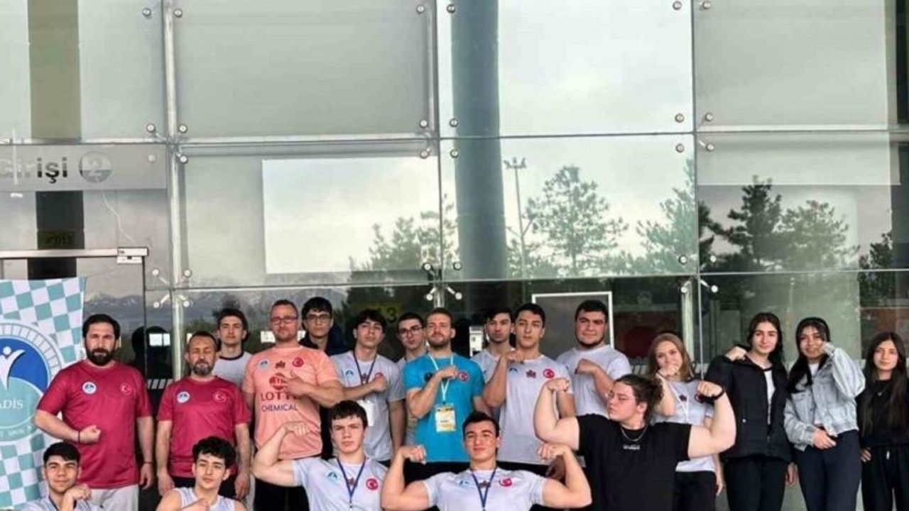 Manisa Diyanet Spor’dan bilek güreşinde 5 madalya
