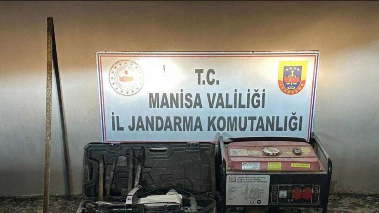 Akhisar’da kaçak kazı yapan 2 şüpheli suçüstü yakalandı