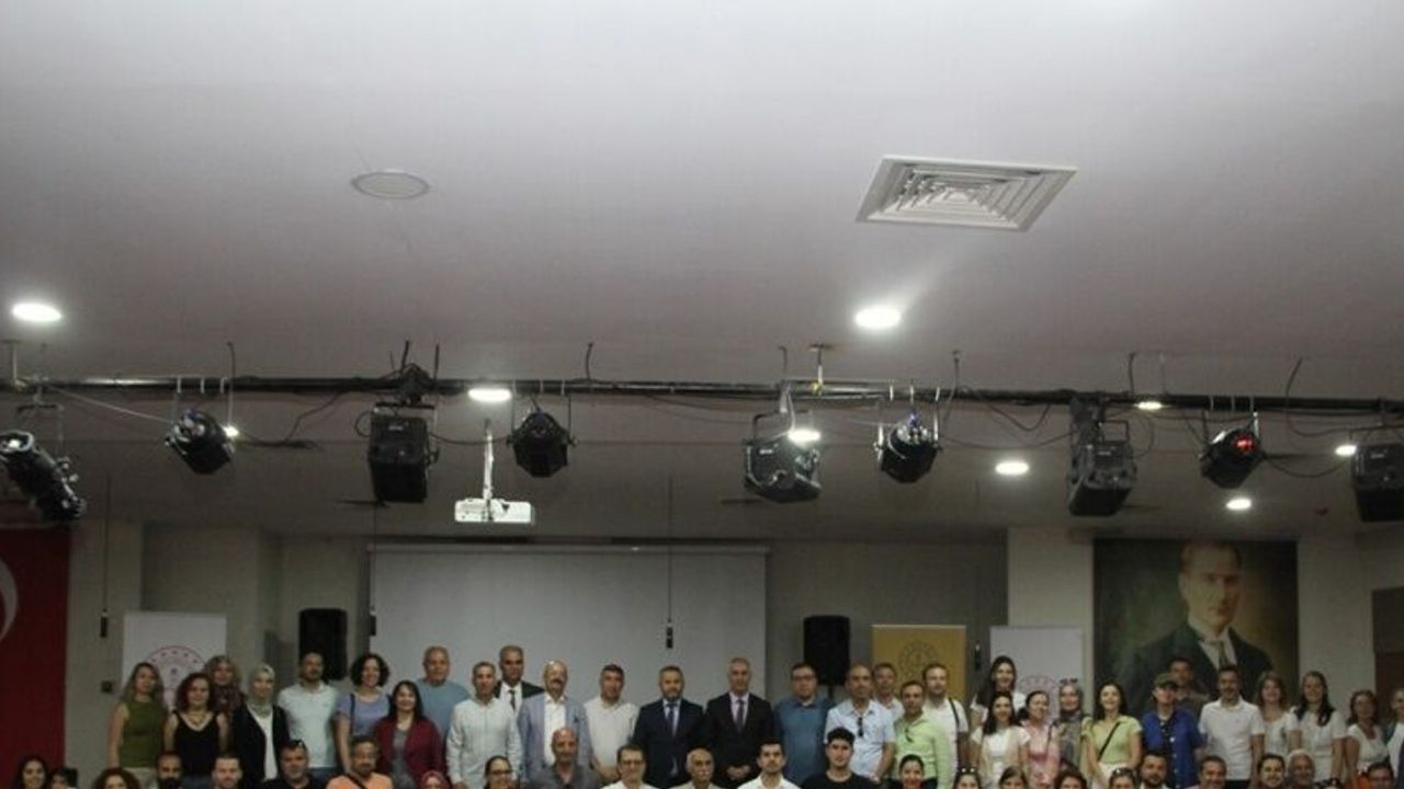 Manisa’daki Öğretmenler Türkiye Yüzyılı Maarif Modeli kapsamında Kula’da buluştu