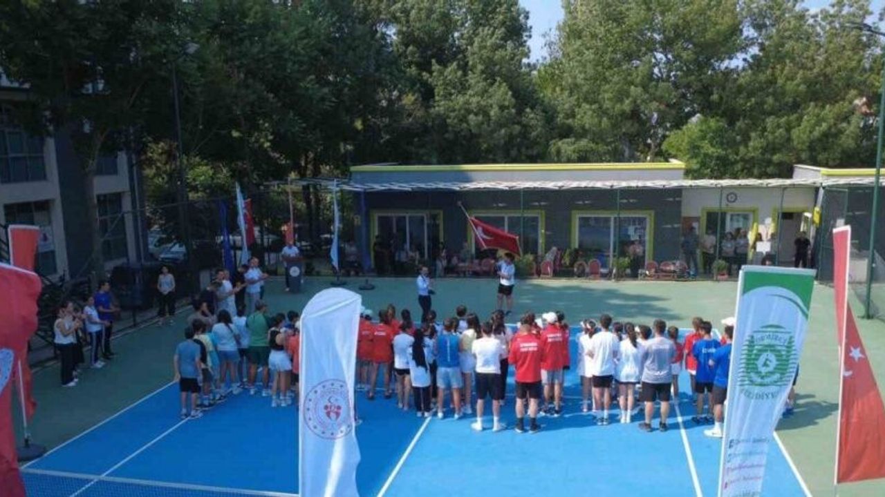 Demirci, ANALİG Tenis Turnuvasına ev sahipliği yapıyor