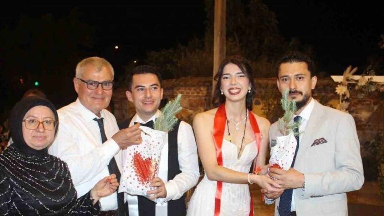 Düğüne gelen her davetliye bir fidan hediye edildi