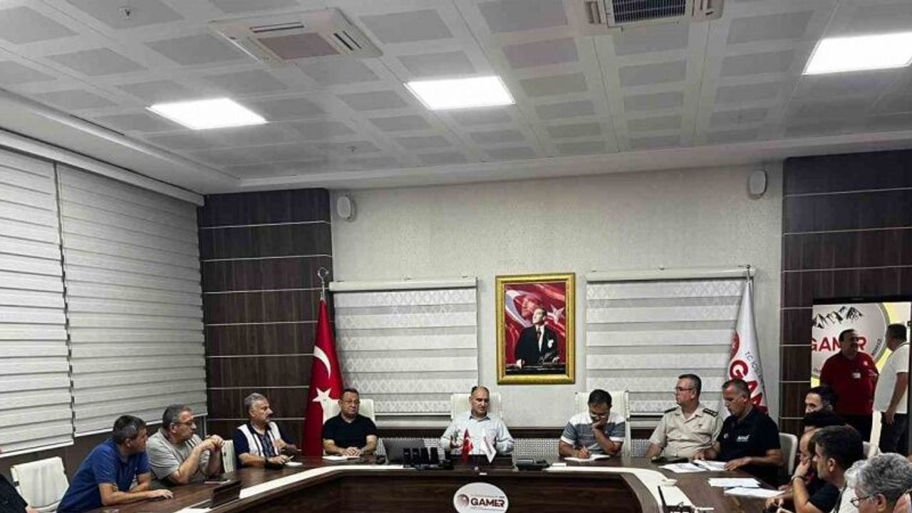 Manisa Valiliği Kriz Merkezi çalışmalarına devam ediyor