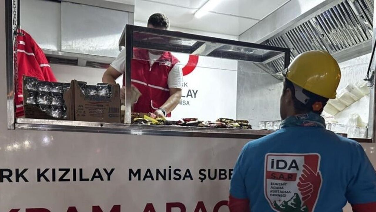 Türk Kızılay Manisa’dan deprem ve yangın bölgelerine destek