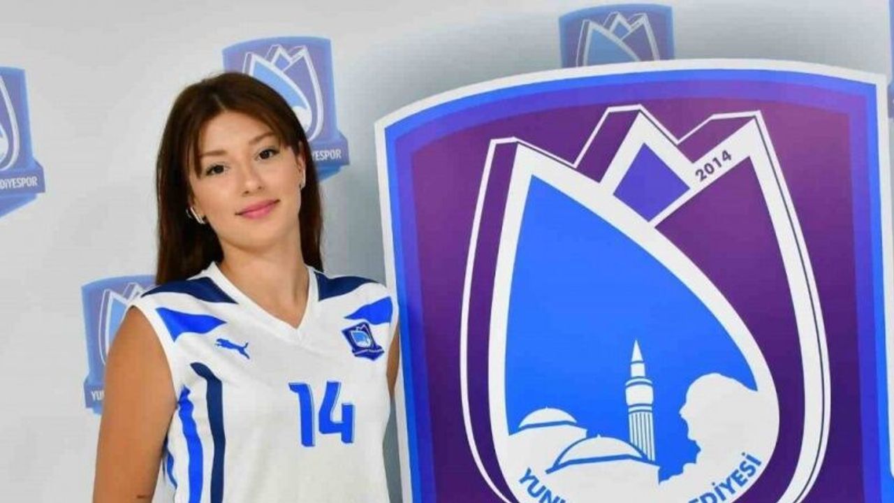 Yunusemre genç orta oyuncu Esennur Atay’ı transfer etti