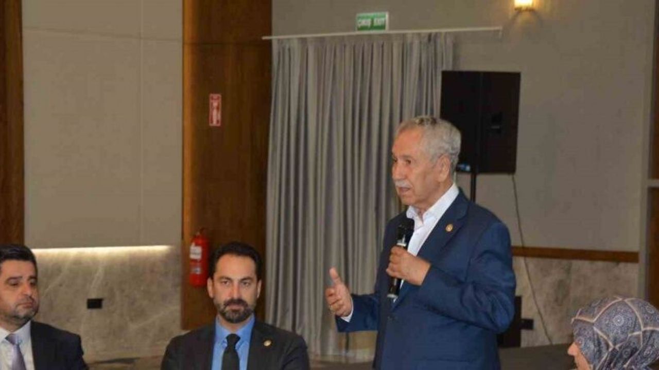 Bülent Arınç: "Türkiye ne gördüyse AK Parti sayesinde gördü"