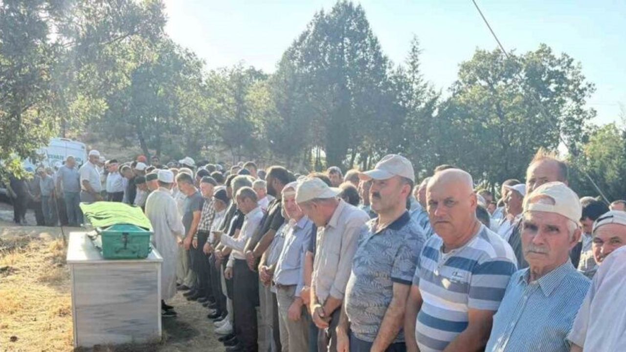 Manisa’daki kazada hayatını kaybeden genç adam toprağa verildi