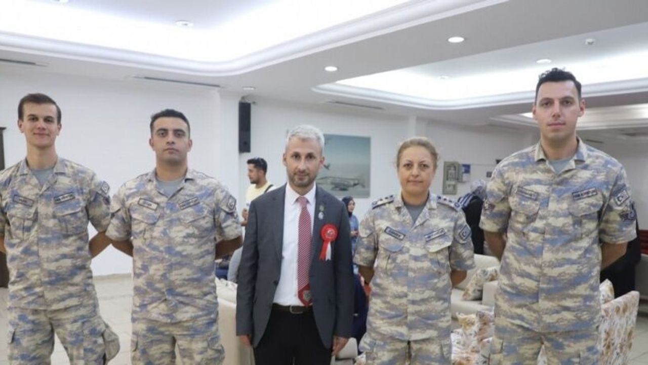 Manisalı şehit aileleri ve gazilerden Çiğli 2. Hava Üssü’ne anlamlı ziyaret