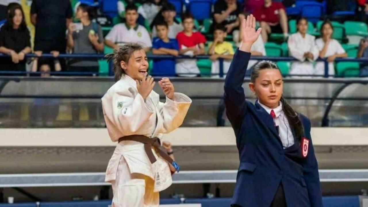 Şanıer kardeşler farklı branşlarda başarıdan başarıya koşuyor