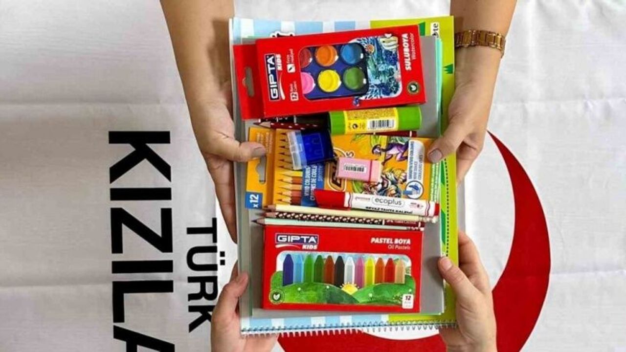 Türk Kızılay Manisa’dan 3 bin öğrenciye kırtasiye desteği