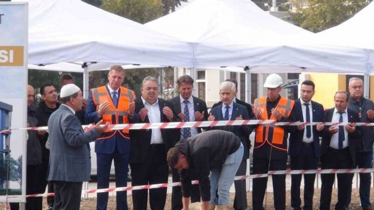 Asırlık borsa, yeni yüzyılın binasının temelini dualarla attı
