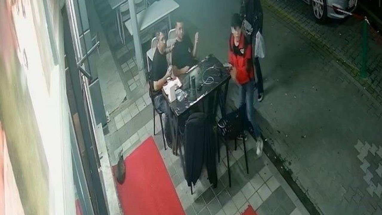 Balıkesir’deki deprem Manisa’da da hissedildi, vatandaşlar sokaklara döküldü