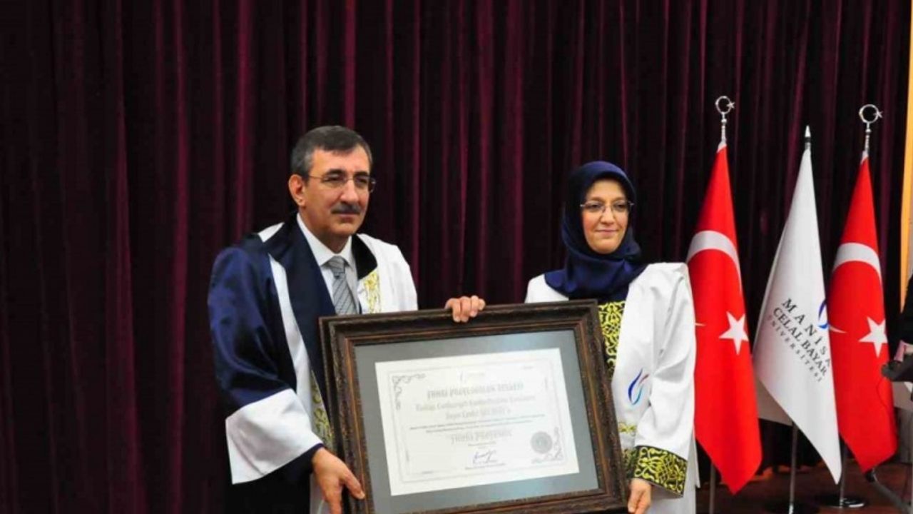 Cumhurbaşkanı Yardımcısı Cevdet Yılmaz’a MCBÜ’de ‘Fahri Profesörlük’ unvanı