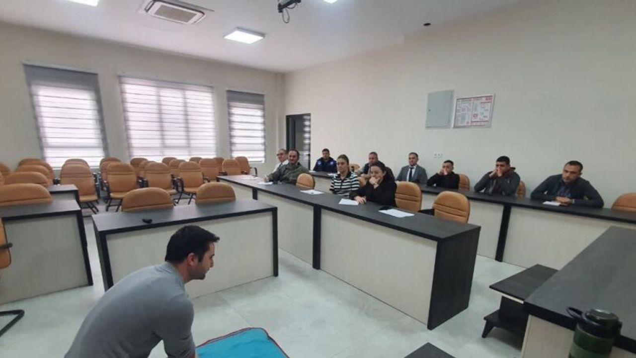 Demirci’de belediye personeline ilk yardım uygulama eğitimi verildi