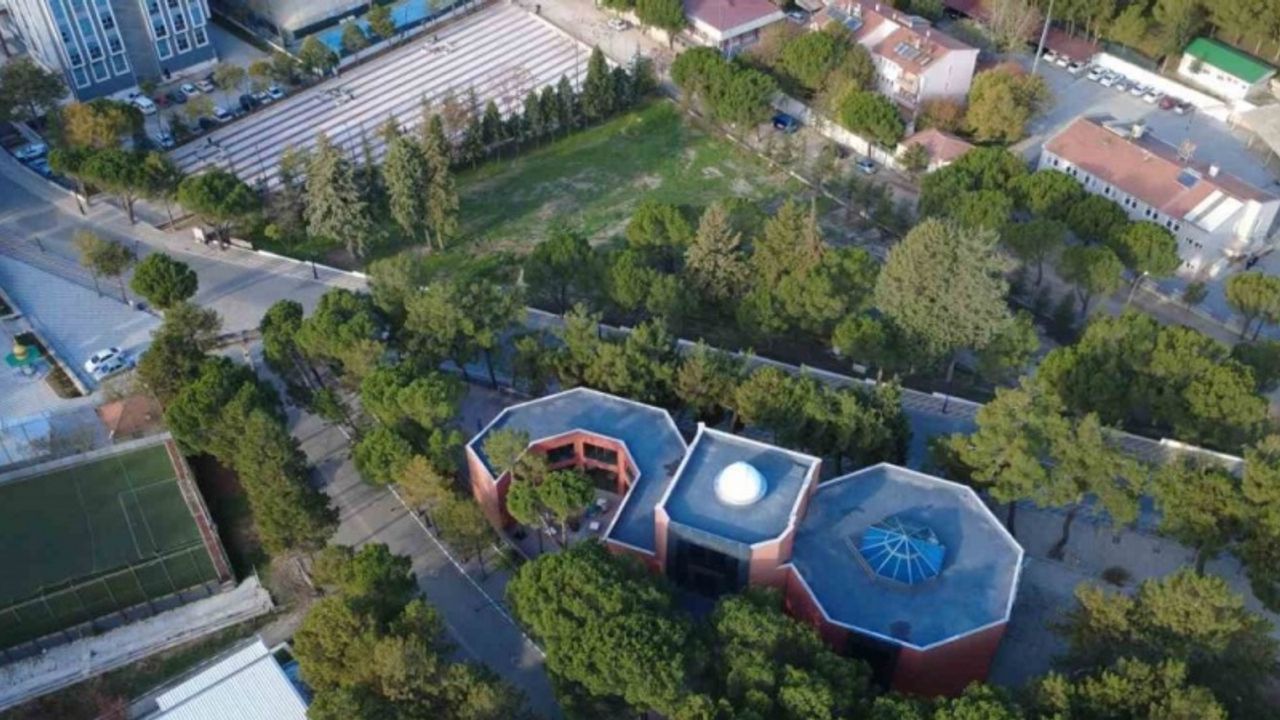 Görmeyi çok istediği eseri onun adıyla açıldı