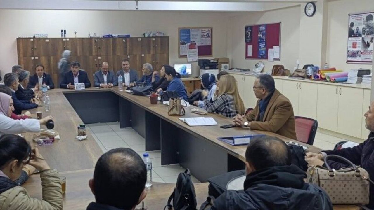 Eğitim-Bir-Sen Manisa 1 No’lu Şube Alaşehir’de eğitim paydaşlarıyla buluştu