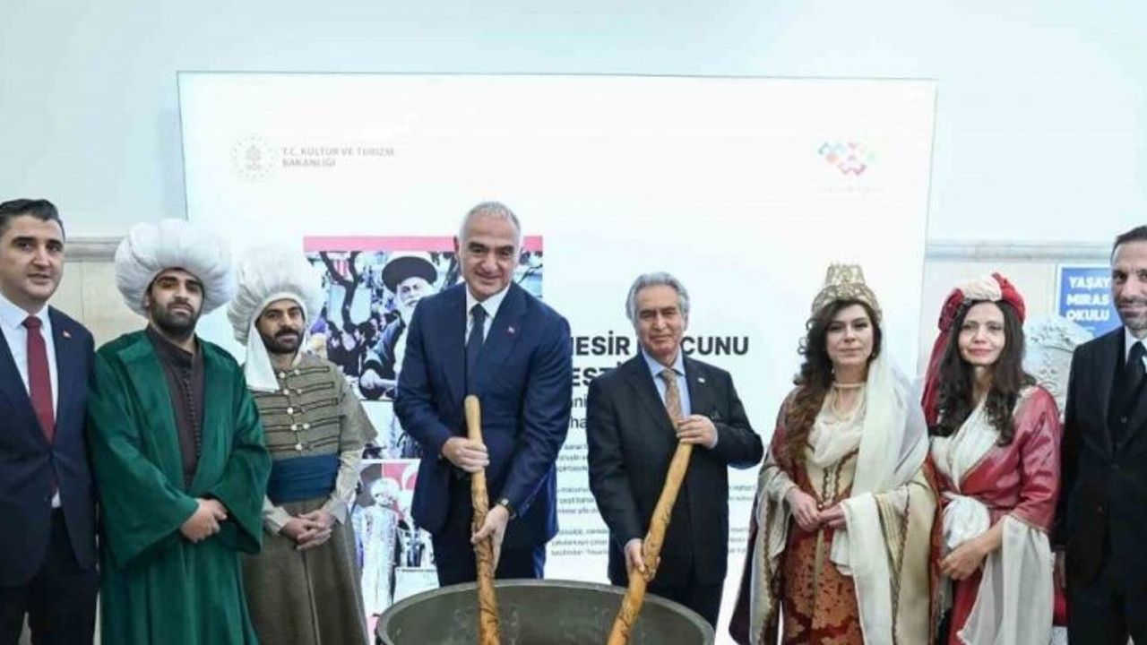 Kültür ve Turizm Bakanı Ersoy, Ankara’da Mesir Macunu kardı