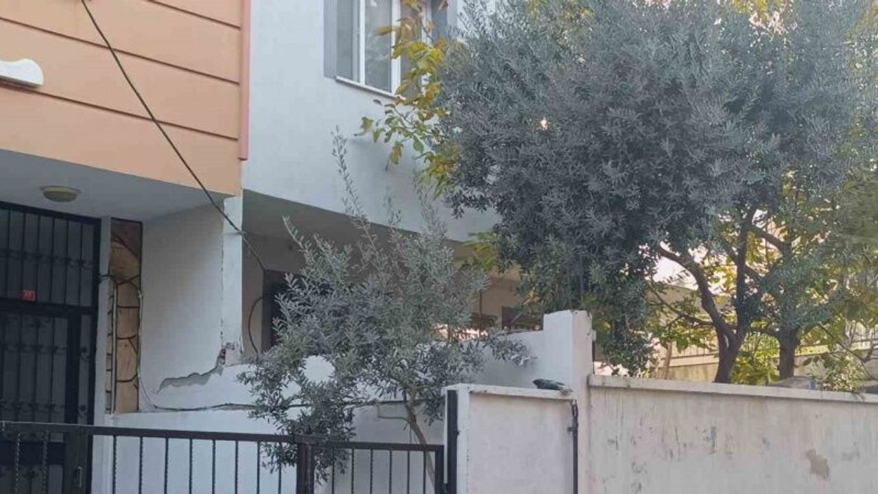 Manisa’da boşaltılan iki binanın sakinleri evlerine geri döndü