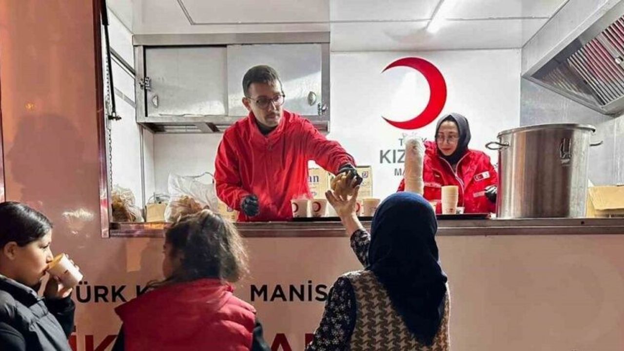 Kızılay’dan Miraç Kandili’nde 2 bin 500 kişiye ikram