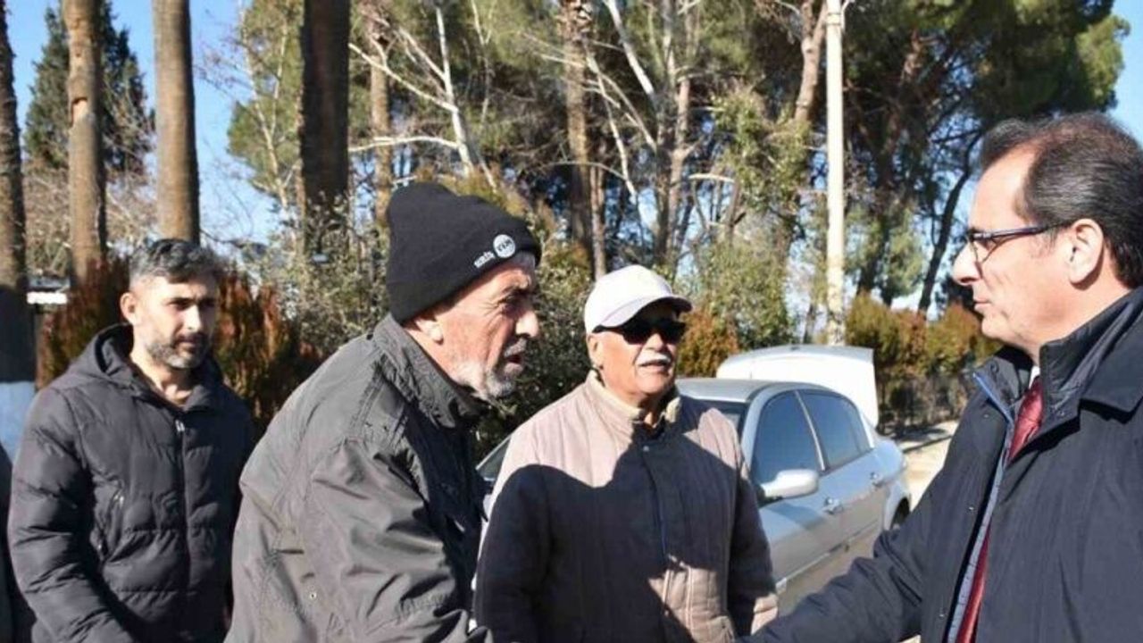 Salihli Kaymakamı Güldoğan, Emirhacılı ve Karayahşi’de talepler dinlendi