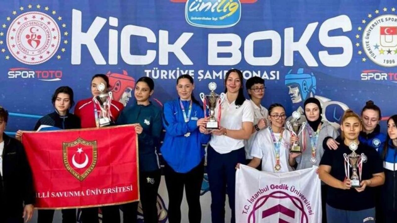 Üniversitelerarası Kick Boks Türkiye Şampiyonası’nda MCBÜ’den büyük başarı