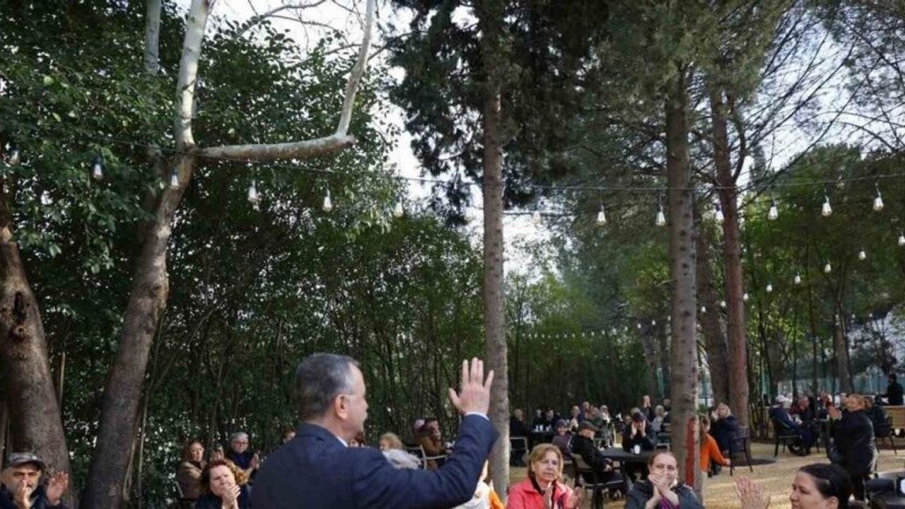 Yunusemre Emekli Kafe açılışının ilk gününde yoğun ilgi gördü