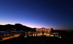 (Güncellendi) Paranın ilk basıldığı Sardes Antik Kenti artık gece de parlıyor