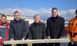 Alaşehir’de 350 üreticiye 3 bin 500 bağ direği hibesi