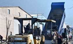 Büyükşehir kendi asfaltını yollarda kullanmaya başladı