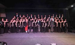 Çok sesli gençlik ve çocuk korosu sanatseverlerle buluştu