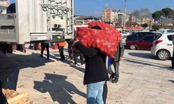Hayır için dağıtılan tonlarca soğan bir saatte tükendi
