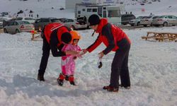 JAK şehit ve gazi çocuklarına kayak eğitimi verdi