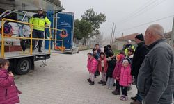 Jandarmadan çocuklara emniyet kemeri eğitimi