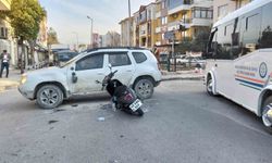 Motosikletle otomobil çarpıştı: 1 yaralı