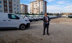 Uşak Belediyesi 14 tane yeni hizmet aracını bünyesine katarak araç filosunu genişletti